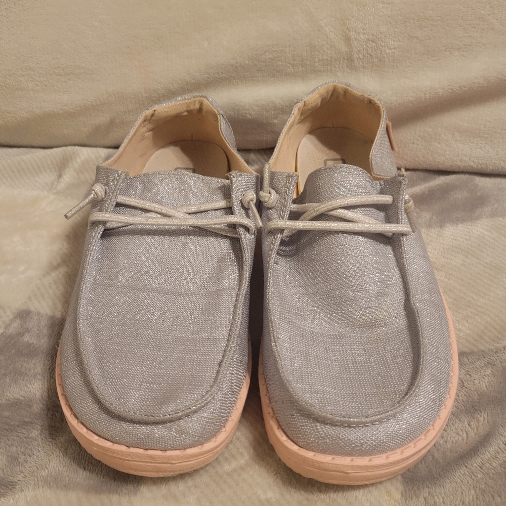 Hey Dude Sparkly Gray Loafers size 7 big kids. Silver and pink gorgeous EUC.